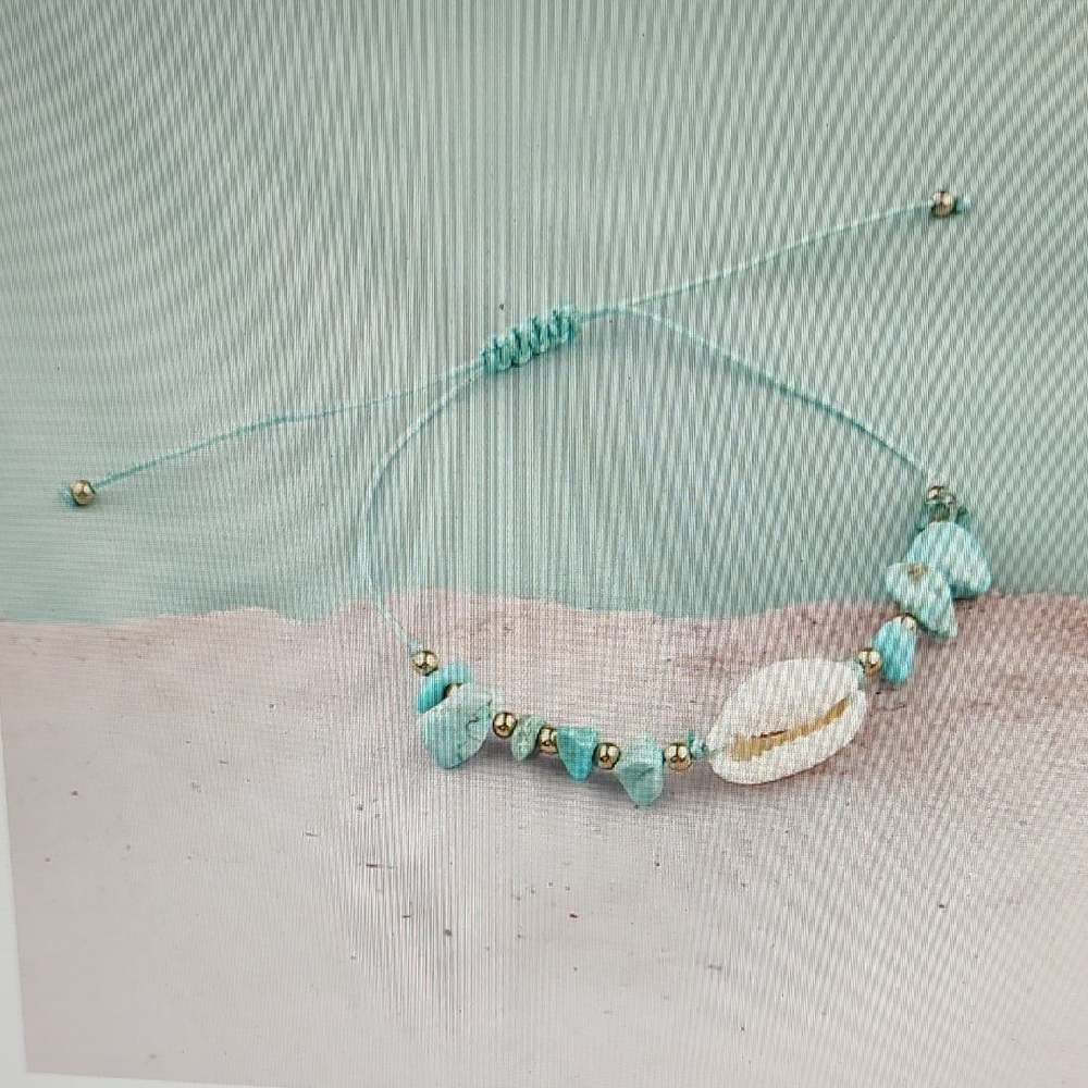 NWT Turquoise Shell Bracelet